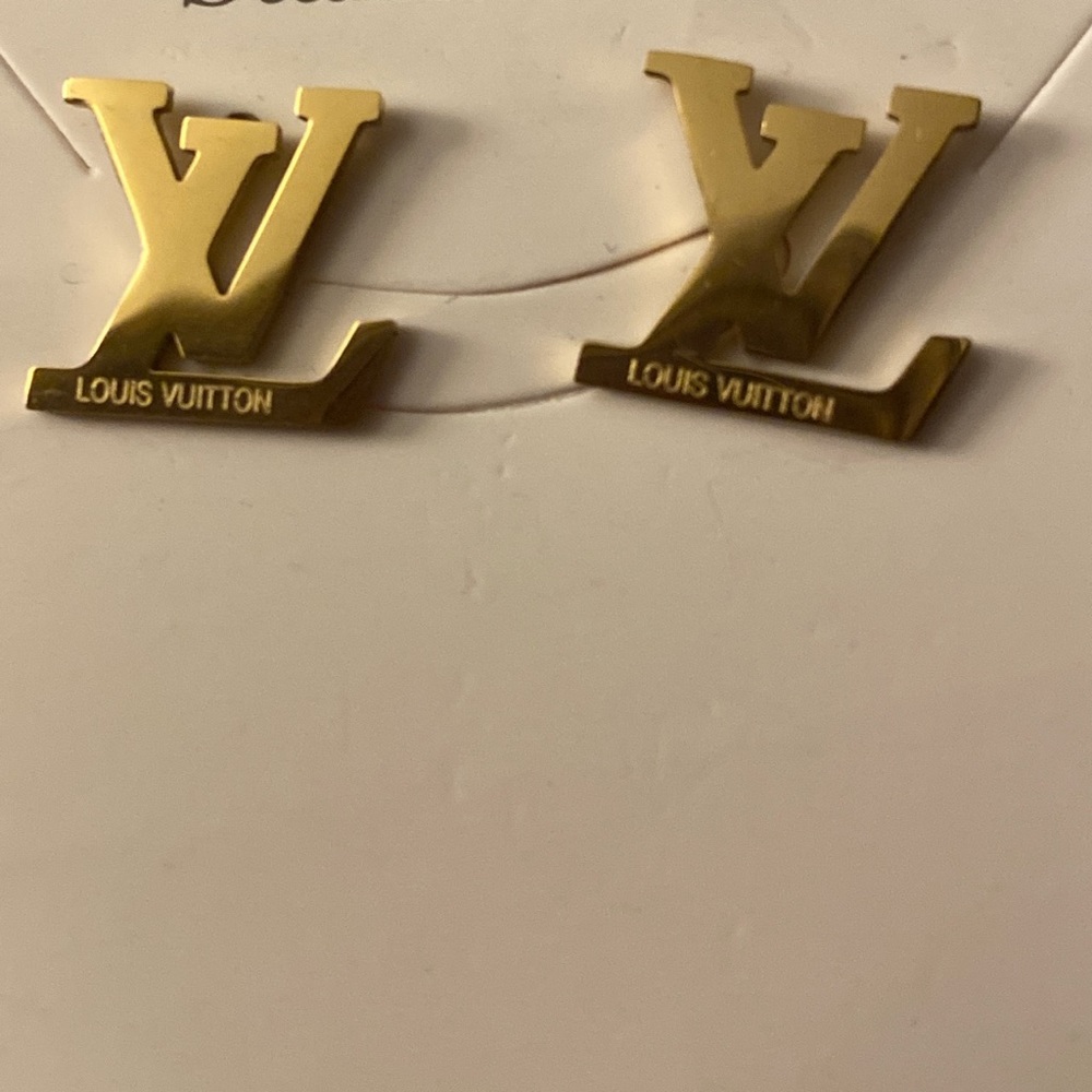 inspired earrings , Gold with engraving